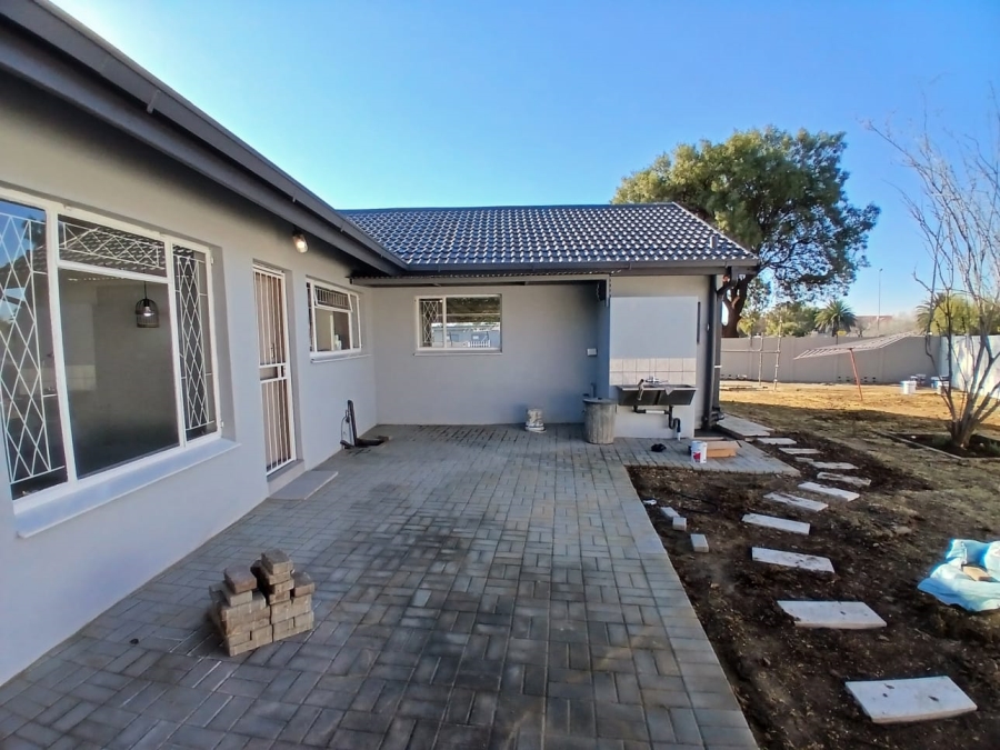 To Let 4 Bedroom Property for Rent in Pellissier Free State